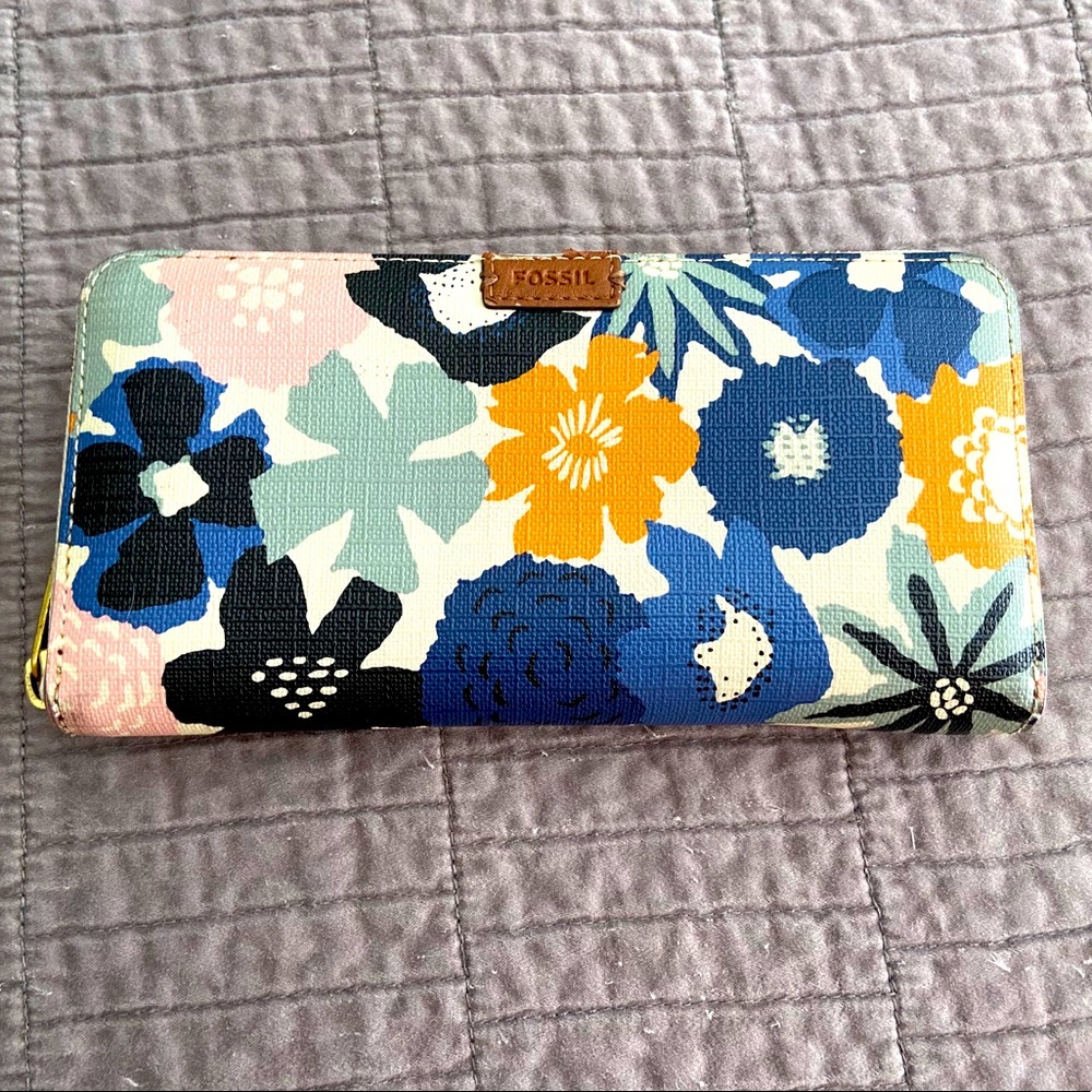Fossil wallet